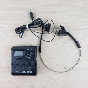 Vintage Sony FM/AM Walkman